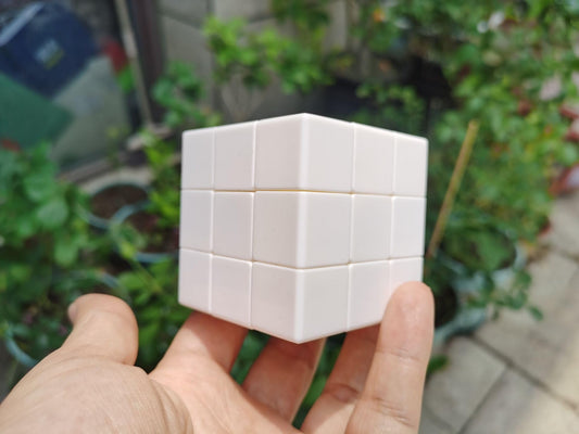 Cuberspeed white blank cube drawing area for personal patterns.