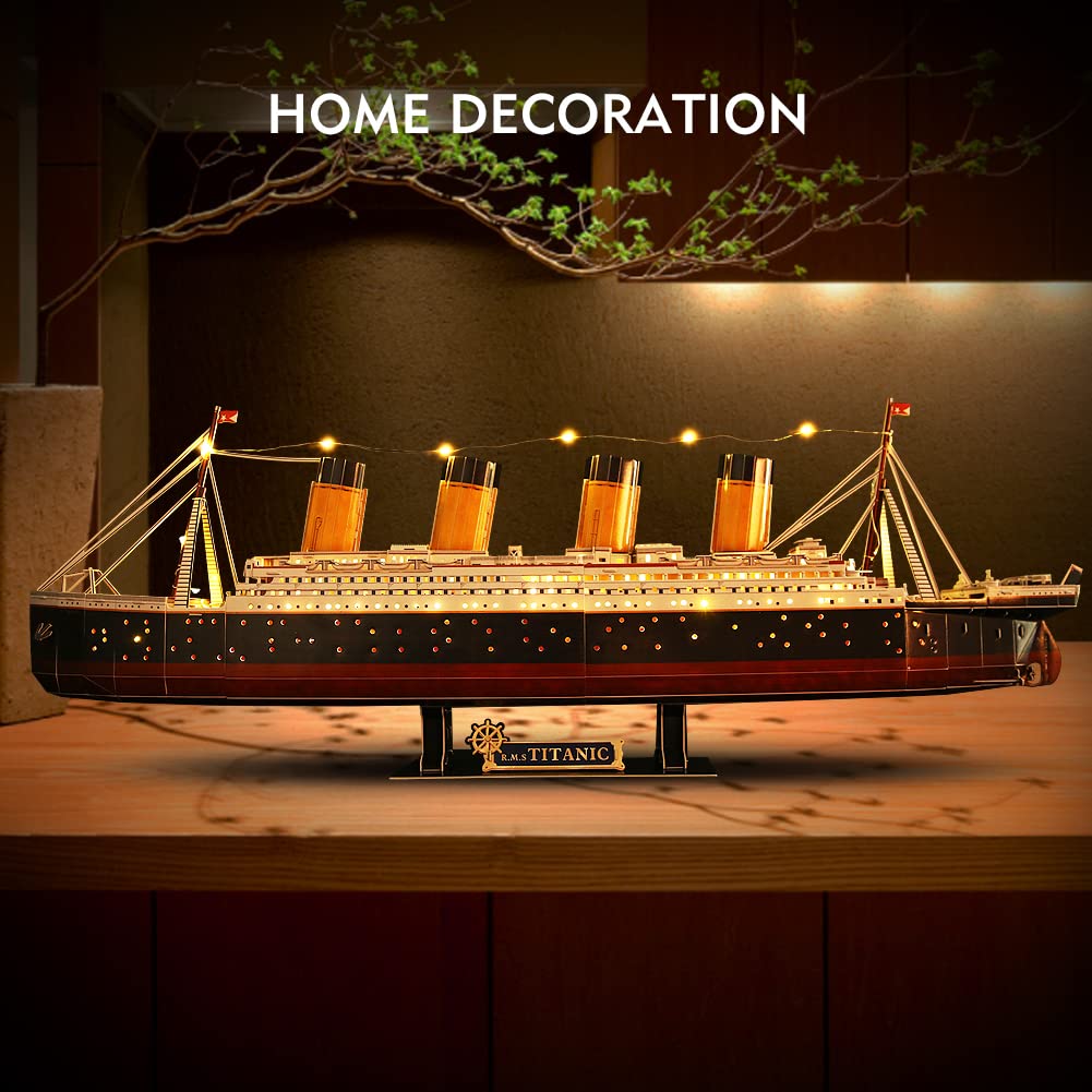CubicFun Titanic large display model enhances shelf decor.