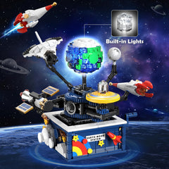 CUBIMANA Rocket-in-orbit display shows a dynamic space scene for learning.