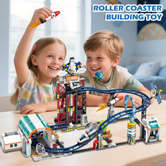 CUBIMANA Space Roller Coaster elevator platform demonstrates lift-action for storytelling