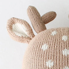 Elliott Fawn 100% cotton yarn detail emphasizes durable, cozy fabric.