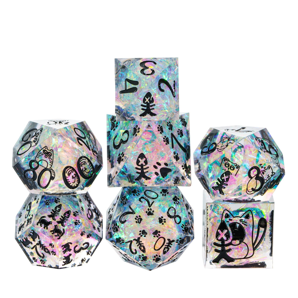 Cusdie 7-Die Sharp Edges DND dice set in a stylish gift box for storage.