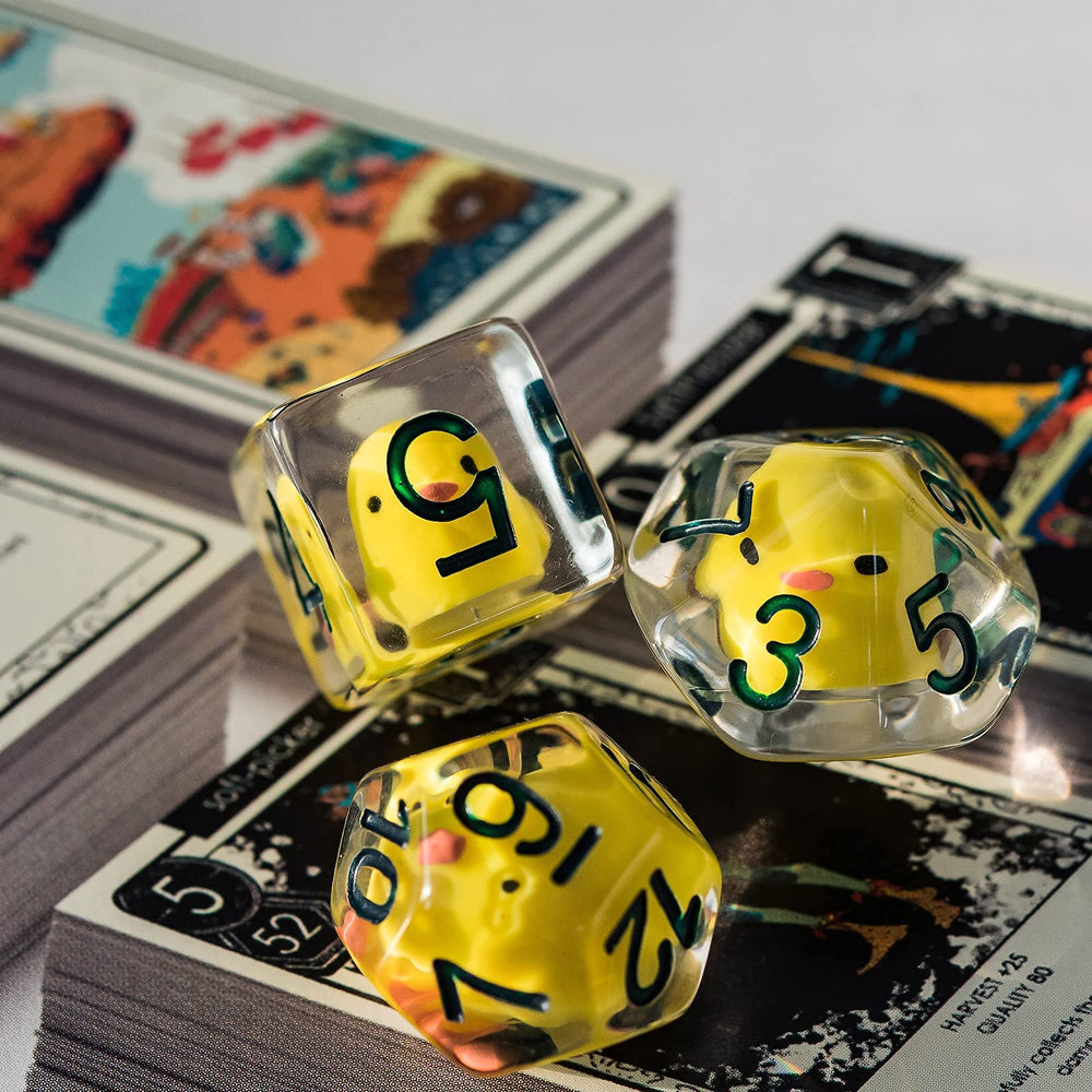 Cusdie D20 blue-number dice offering crisp readability at critical moments