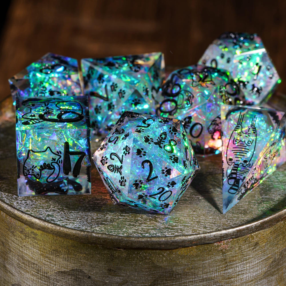 Cusdie D20 dice in hand demonstrates balanced weight and comfortable grip.