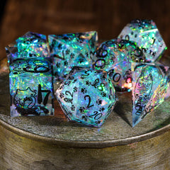 Cusdie D20 dice in hand demonstrates balanced weight and comfortable grip.