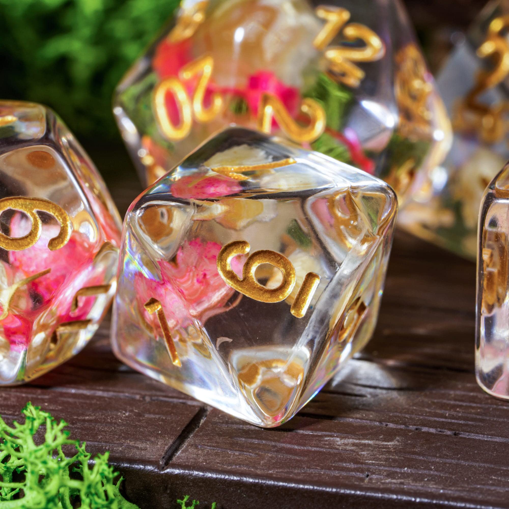 Cusdie polyhedral dice set for diverse tabletop games with standout aesthetics.