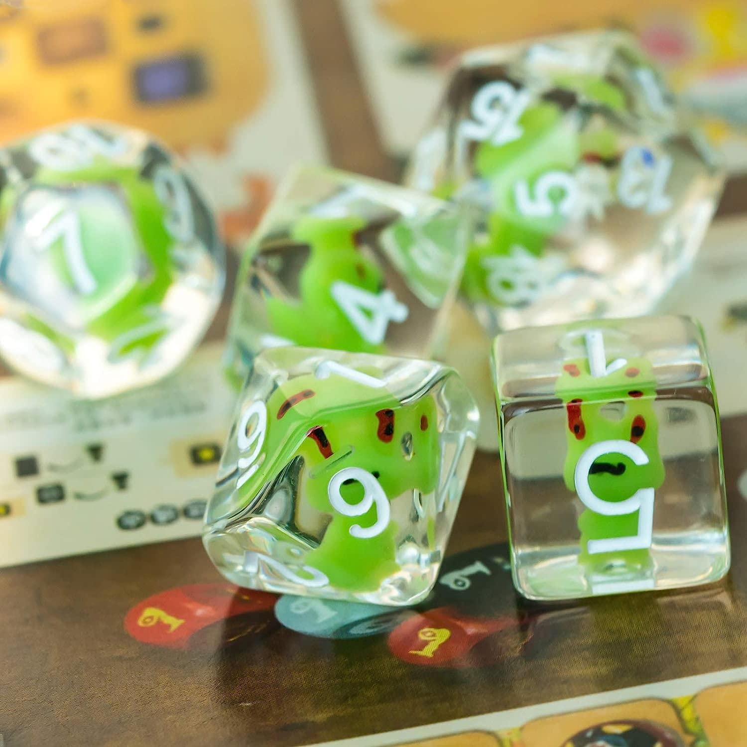 Cusdie easy-to-read-numbering helps quick references during games.
