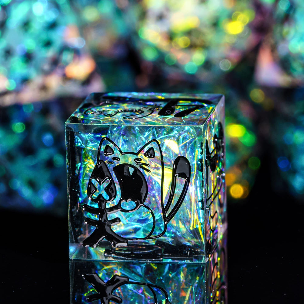 Cusdie sharp edge close-up highlights precise facets for accurate dice rolls.