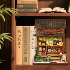CUTEBEE Book Nook Kit DIY miniature building in progress