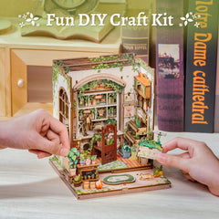 CUTEBEE Book Nook Kit dollhouse interior perfect for display and gifting.