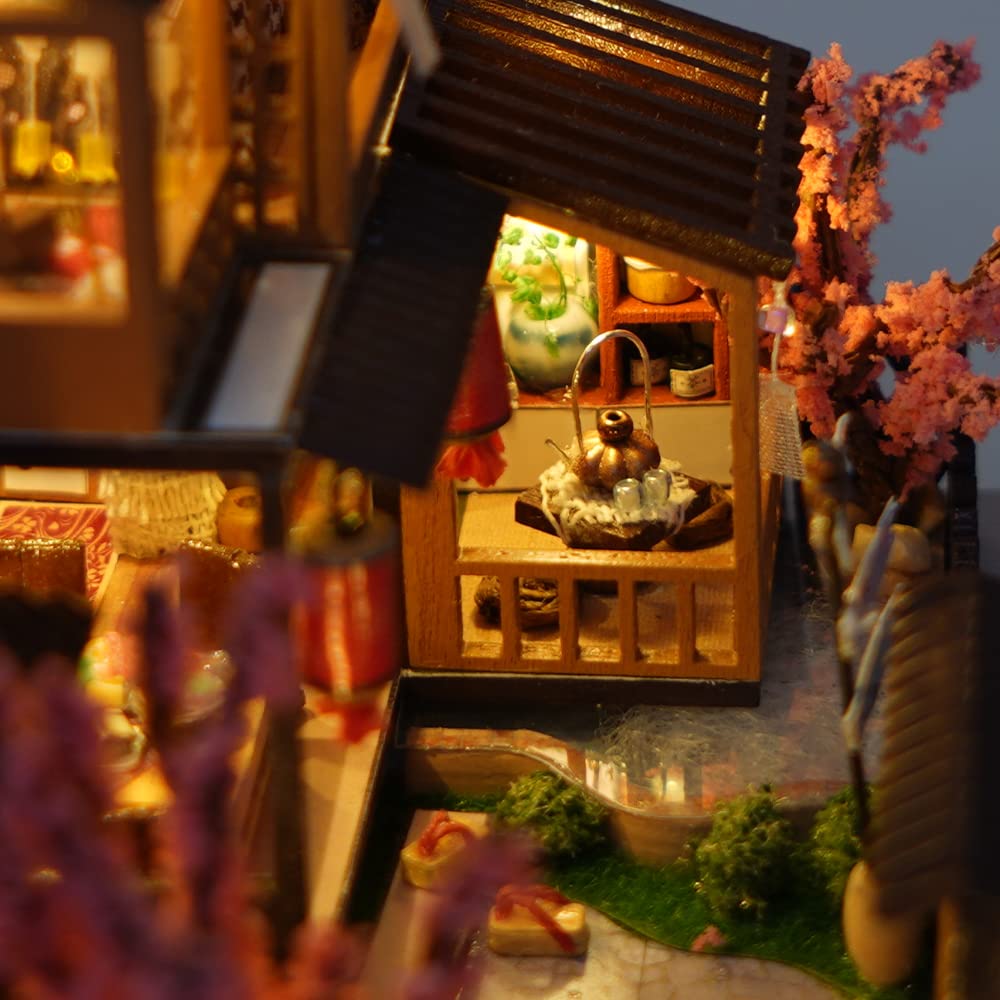 CUTEBEE dollhouse packaging presents a gift-ready unboxing experience.