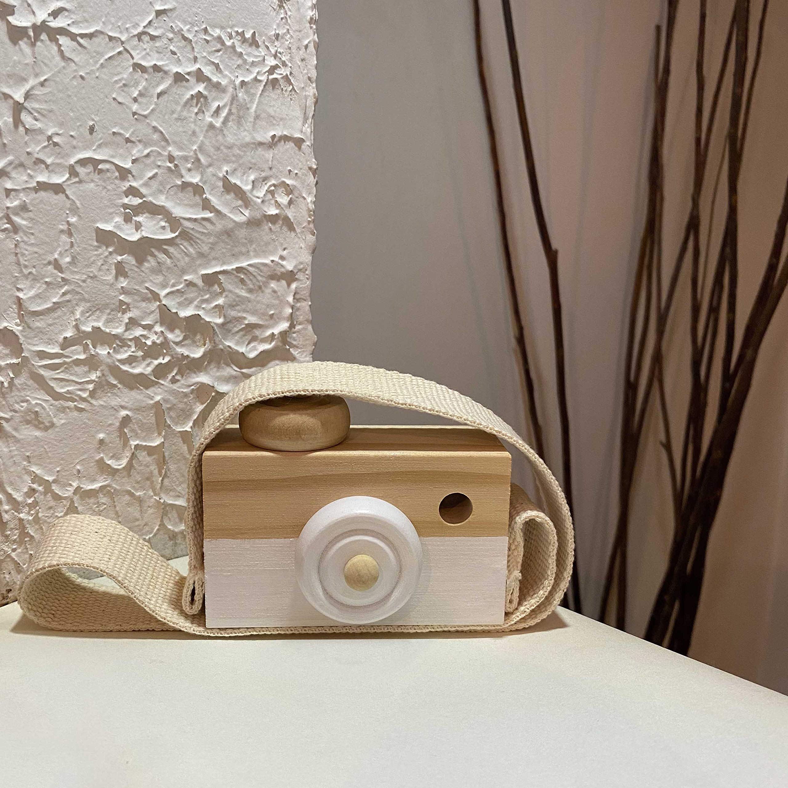 Cynzia pretend-play camera prop encourages storytelling and role play.