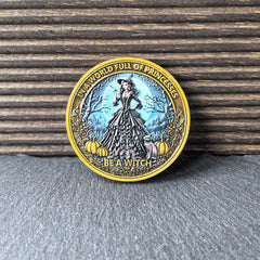 CYOUNG Protective case included keeps the coin safe during display.