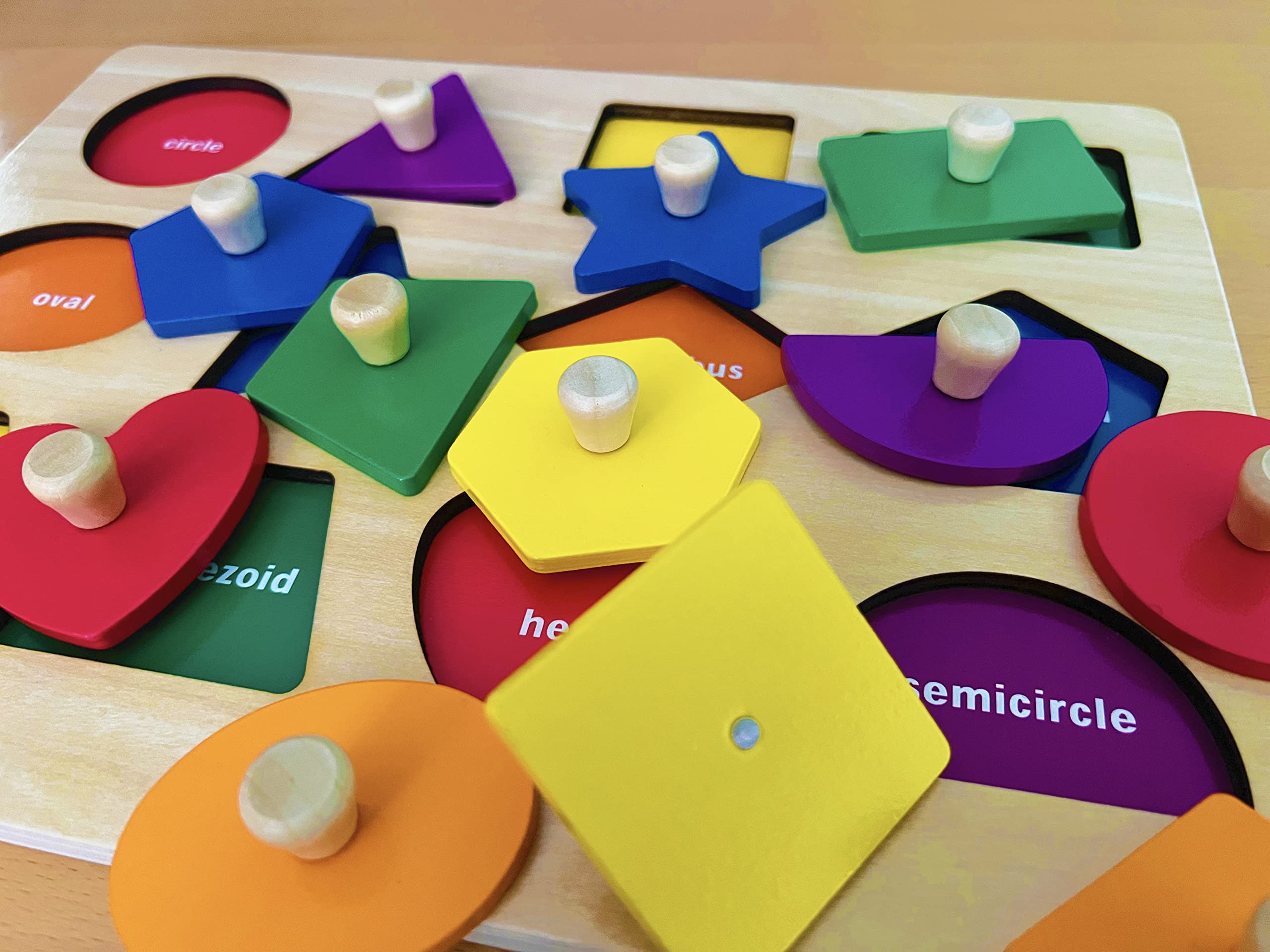 Dailyfunn BPA-free paint ensures safe color exploration and tactile play.