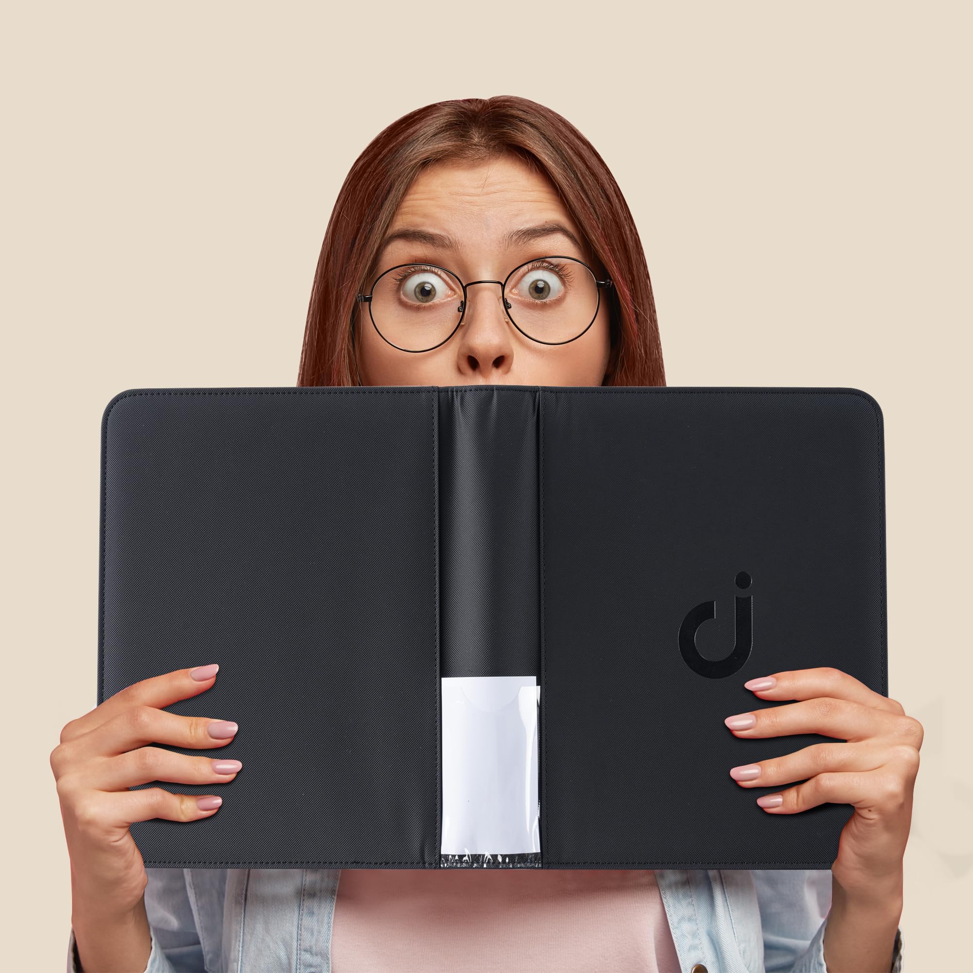 D DACCKIT spine view highlights slim profile for easy storage