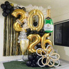 Dagelar gold star balloon, 10in, adds festive sparkle to tables.
