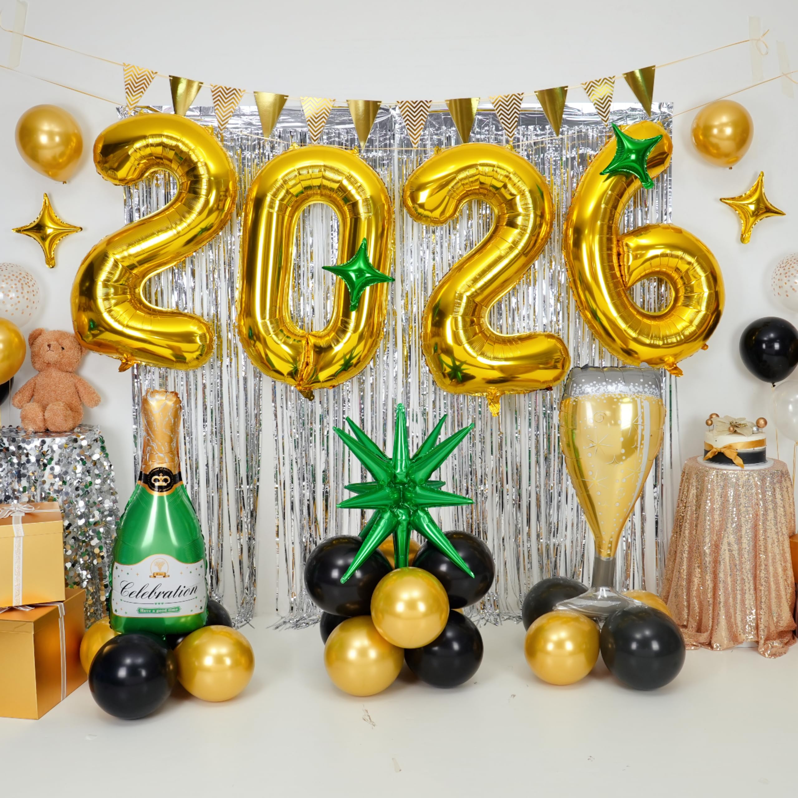 Dagelar green star balloon, 10in, pairs for layered garland effects.