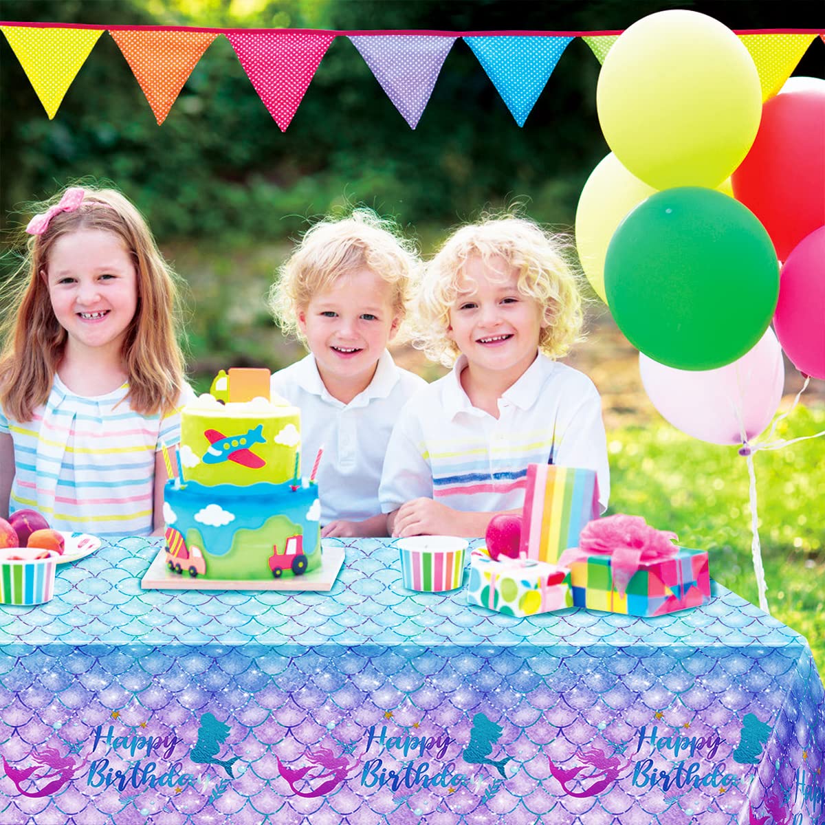 DaiUni tablecloth disposable convenience saves time after party cleanup.