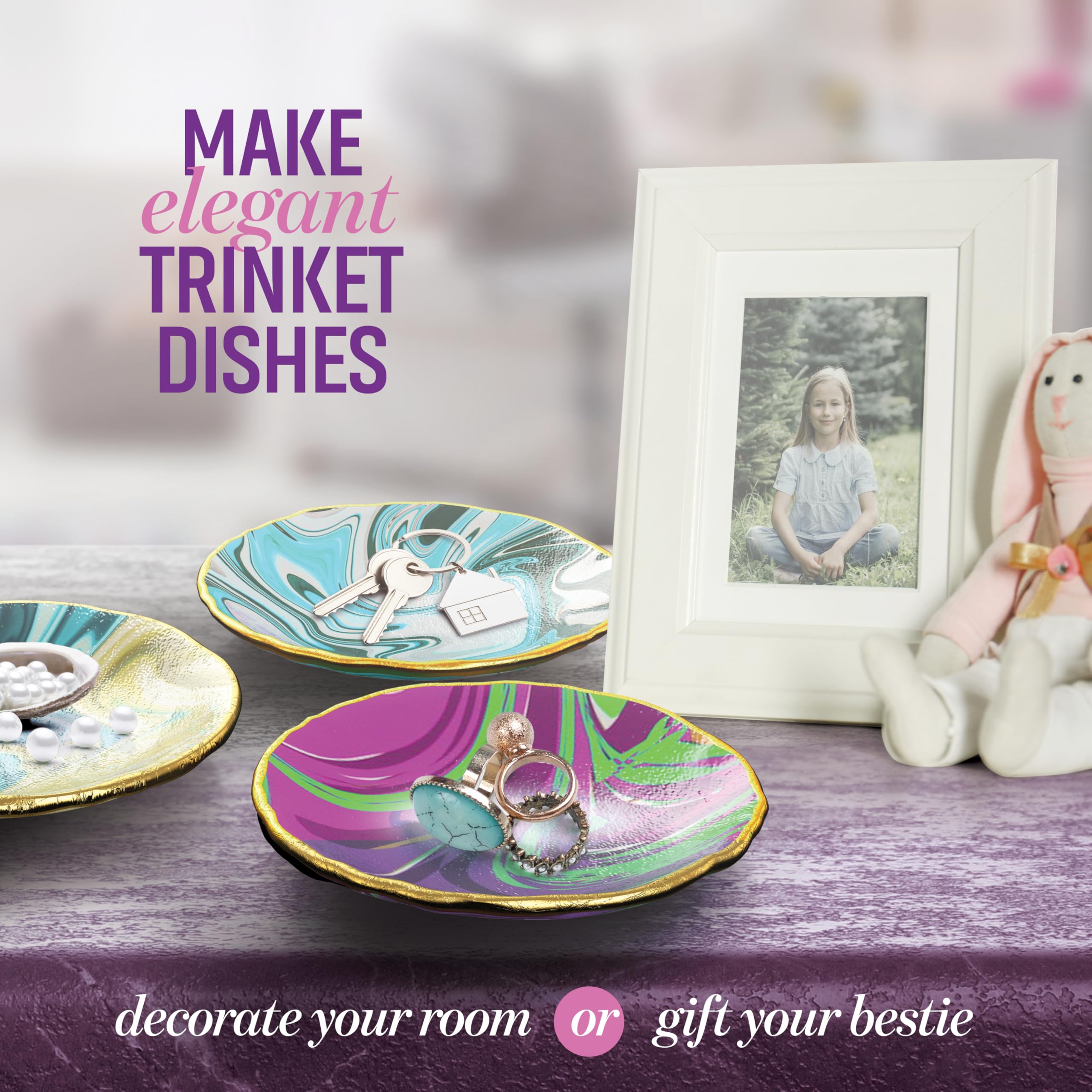 Dan&Darci Craft 'n Clay Jewelry Dish kit metallic paints add shine to creations.