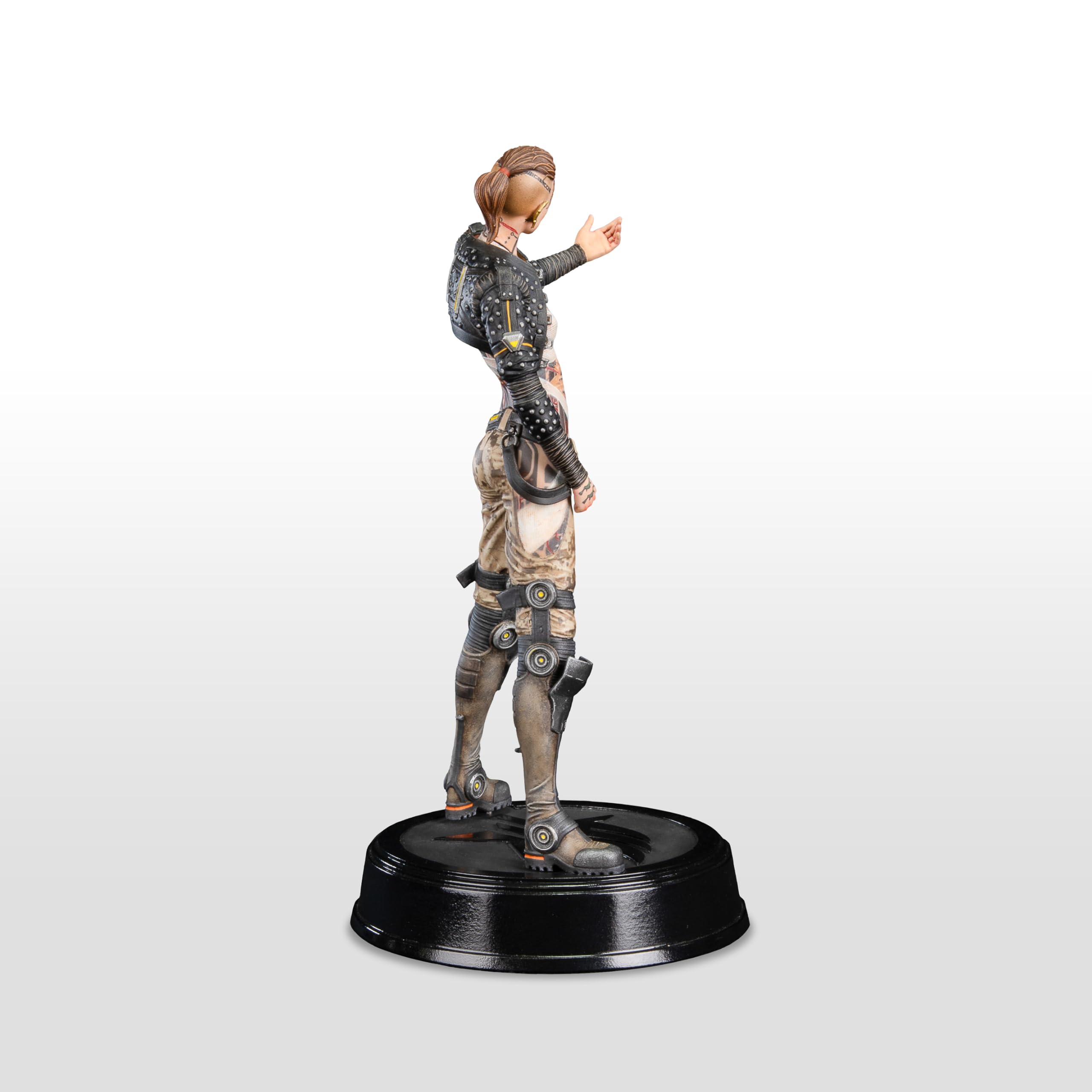 Dark Horse Deluxe Mass Effect Jack figure; ideal for desk display or gaming room.