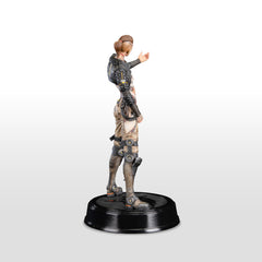 Dark Horse Deluxe Mass Effect Jack figure; ideal for desk display or gaming room.