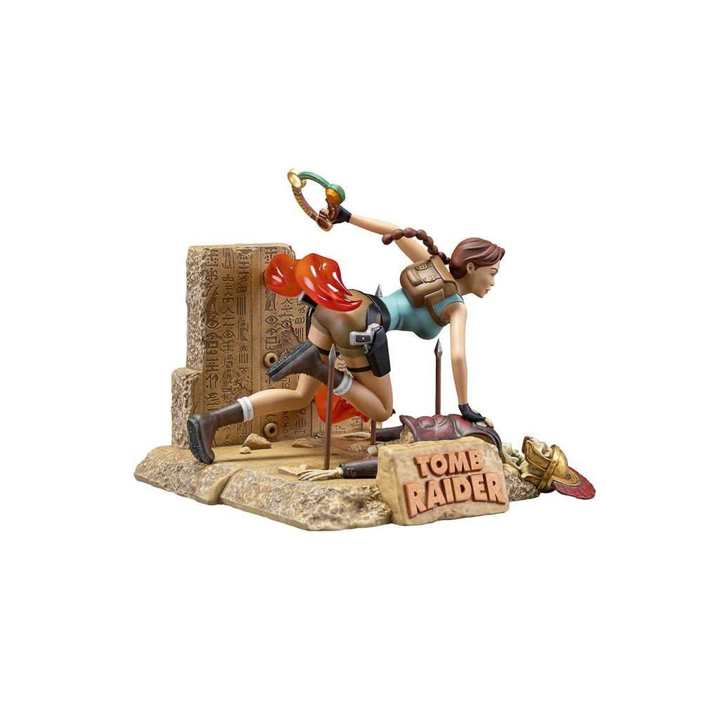 Dark Horse Deluxe Lara Croft statue with interchangeable accessories for display.