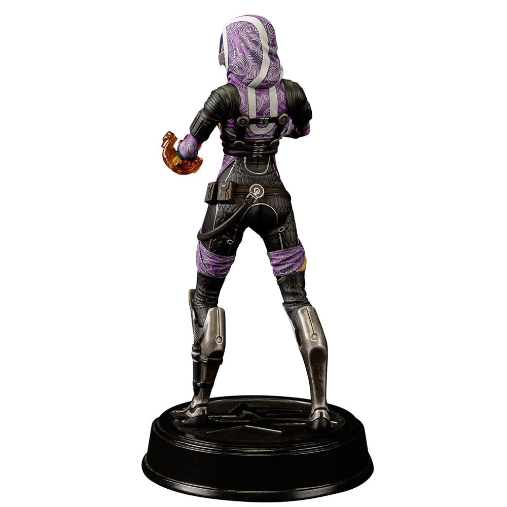 Dark Horse Mass Effect Tali’Zorah figure with base included for stable display.