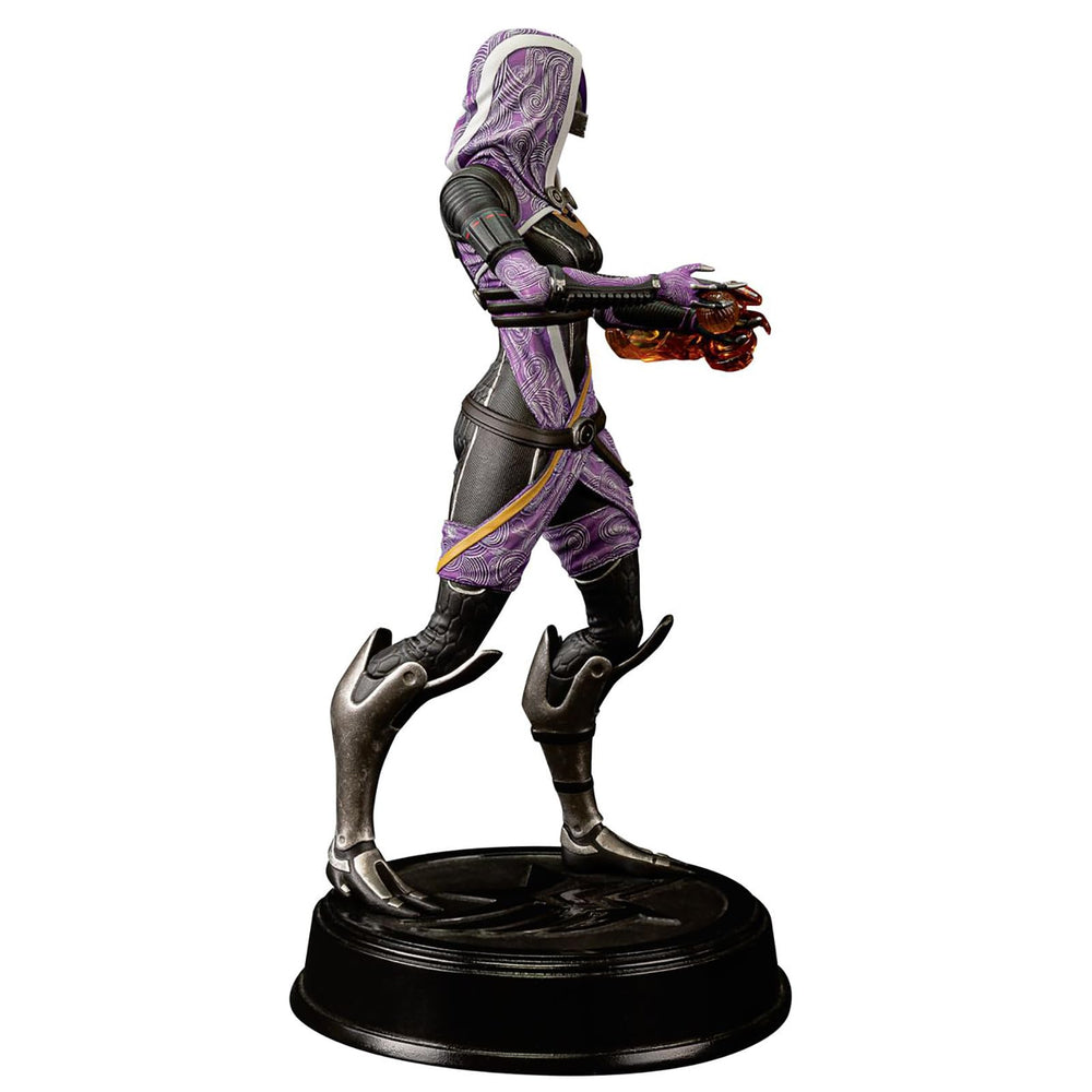 Dark Horse Mass Effect Tali’Zorah detail shot highlighting armor texture.