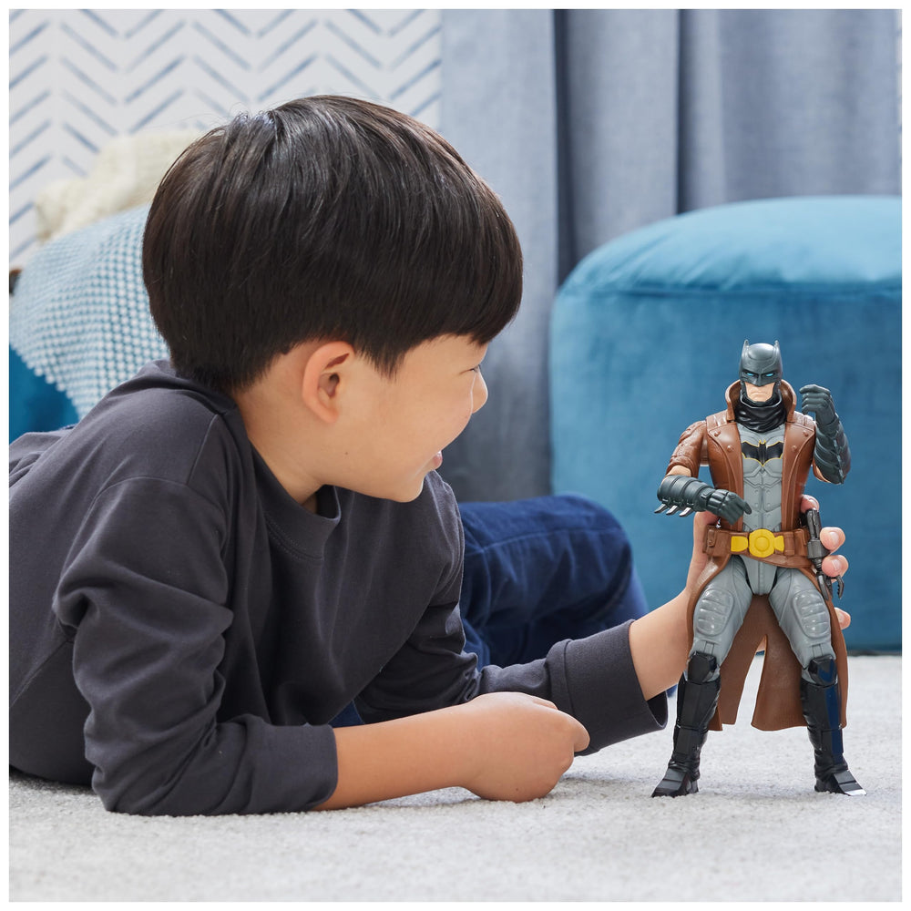 DC Comics Batman figure easy to pose for quick setups