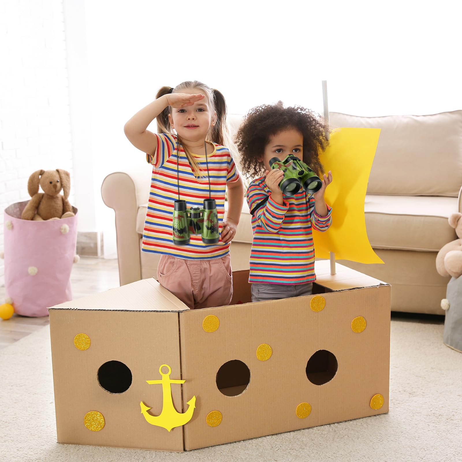 Deekin safari-decor binoculars add playful decor to themed parties