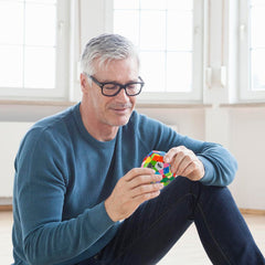 D-FantiX Cyclone Boys Megaminx with concave corners enhances grip during solving.
