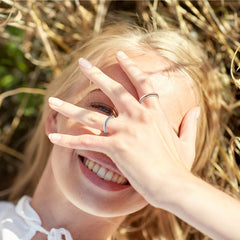 Diamday fidget rings for women and men offer versatile styling and discreet use