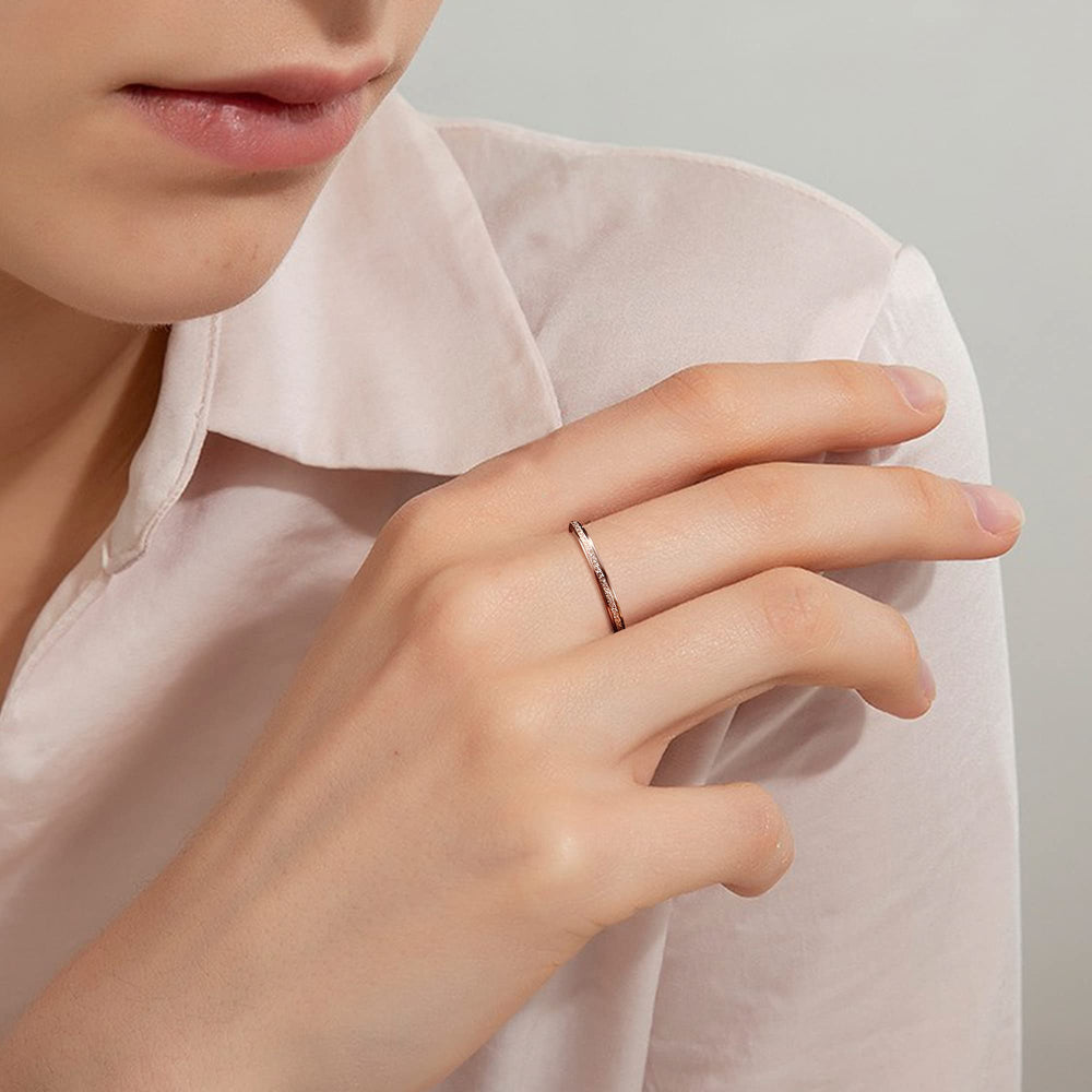 Diamday Fidget Ring side view highlights comfortable inner surface