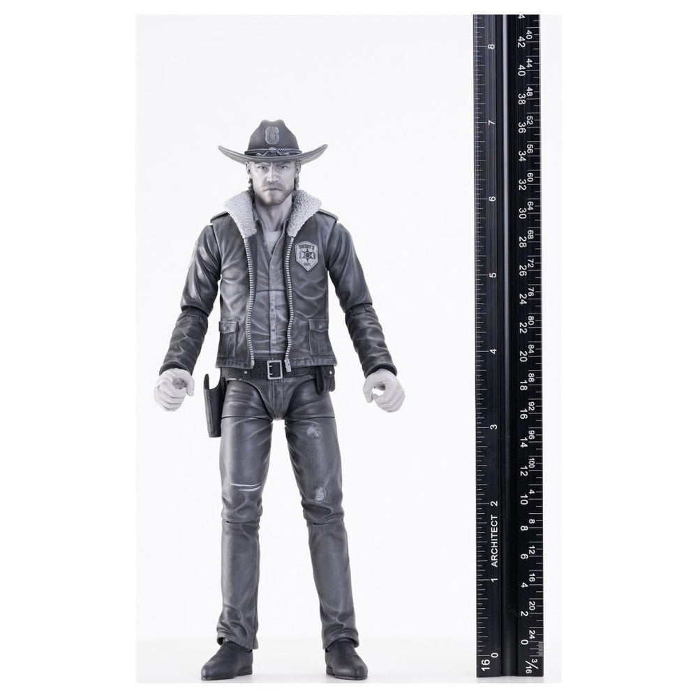 Diamond Select Toys 7-inch scale figure with poseability for dynamic posing