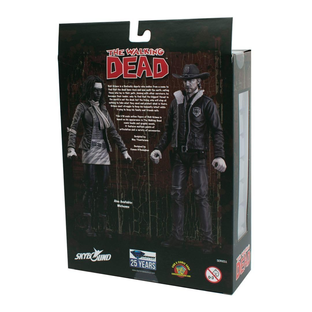 Diamond Select Toys hand-sculpted by Jean St. Jean for authentic detail