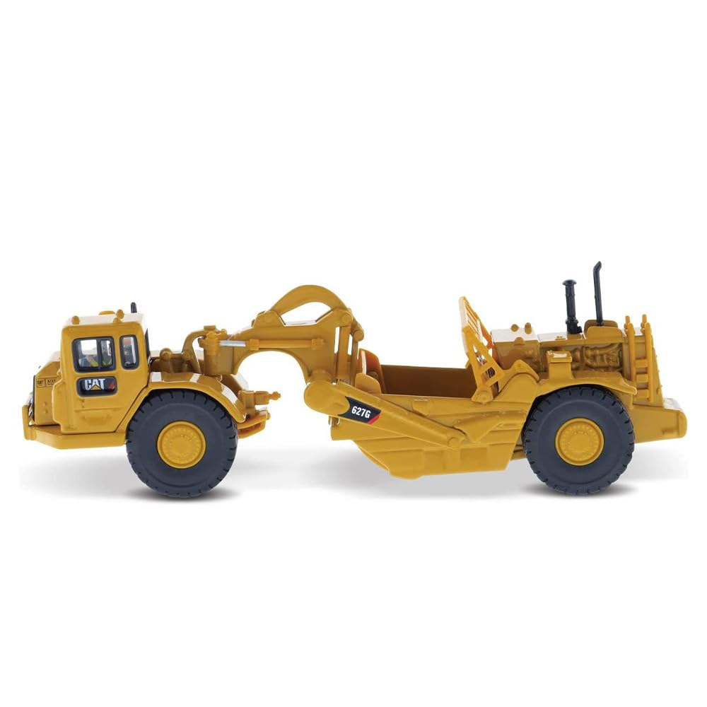 Diecast Masters Caterpillar 627G side view for display and collection