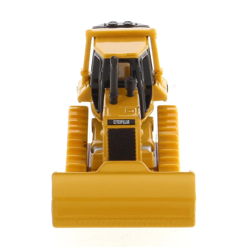 Diecast Masters D5M rear draw bar is nonfunctional for display.