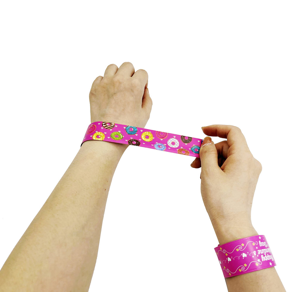 DimiGlobal valentine-bracelets-doughnuts-pattern: playful designs perfect as prizes.