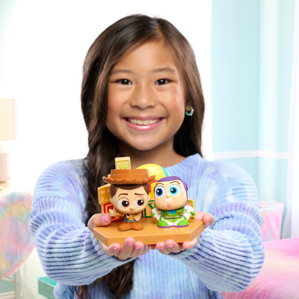 Disney Doorables magnet closure diorama enables quick setup and striking room decor.