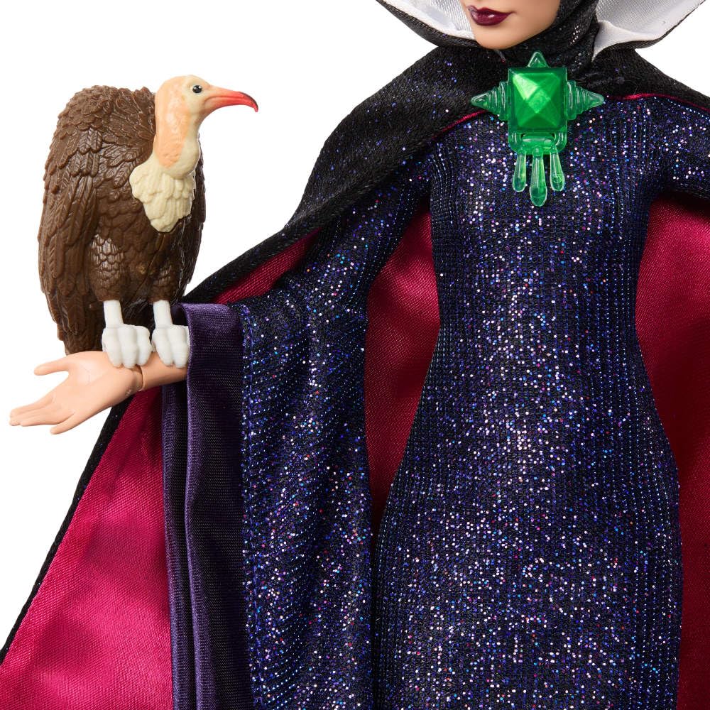 Disney Princess Evil Queen green apple accessory adds authentic villain vibe.