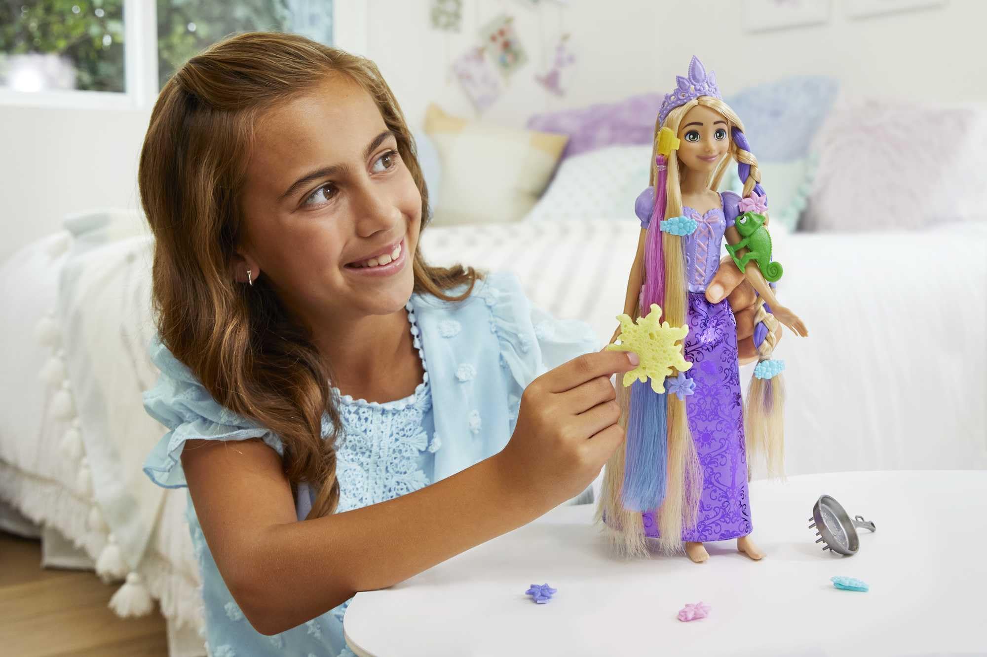 Frying pan brush included for easy styling sessions with Rapunzel.