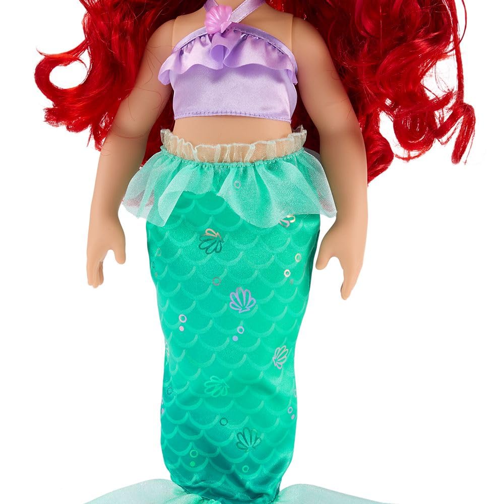 Hair comb with Flounder handle facilitates quick styling and role-play moments.