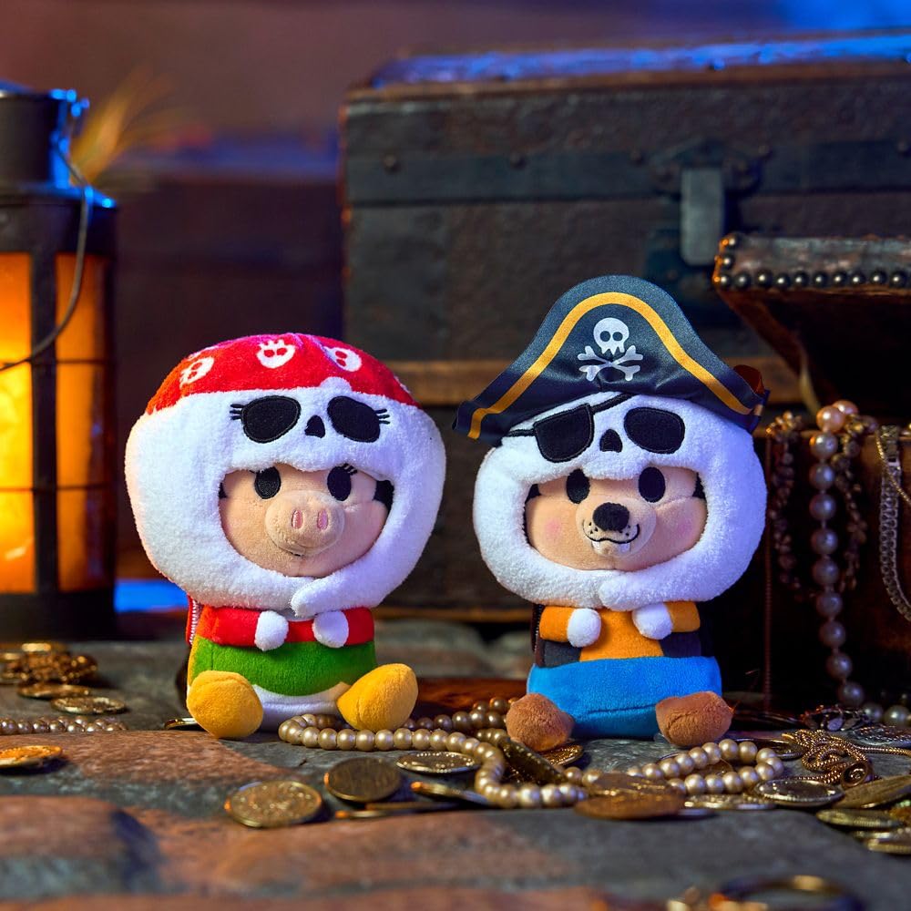 Disney Store Goofy pirate hat detachable for mix-and-match fun.