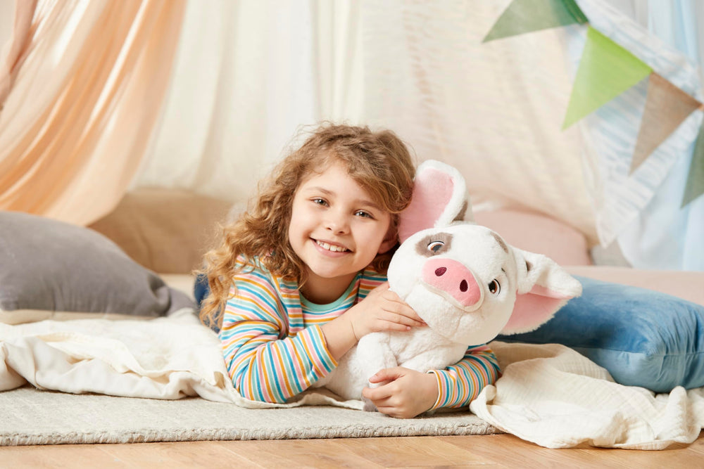 Disney Store Pua Plush hug size 30 cm, easy for little hands.