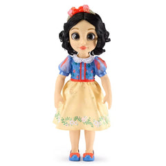 Disney Store Snow White 16-Inch doll face with expressive features for imaginative play.