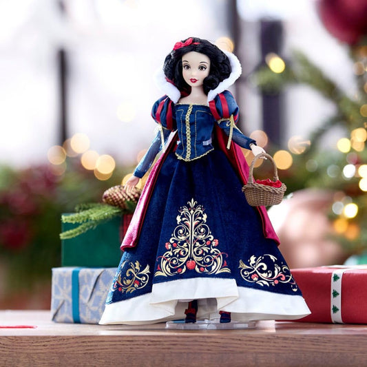 Snow White 2025 cape and fur-trim collar with luxurious finish