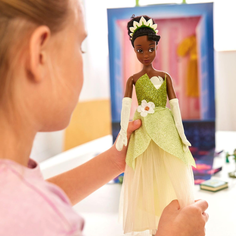 Disney Store Tiana bayou-themed packaging unfolds into a play area.