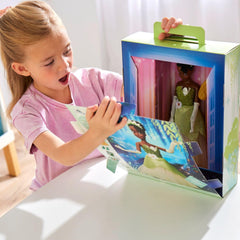 Disney Store Tiana is fully poseable for dynamic posing and storytelling.