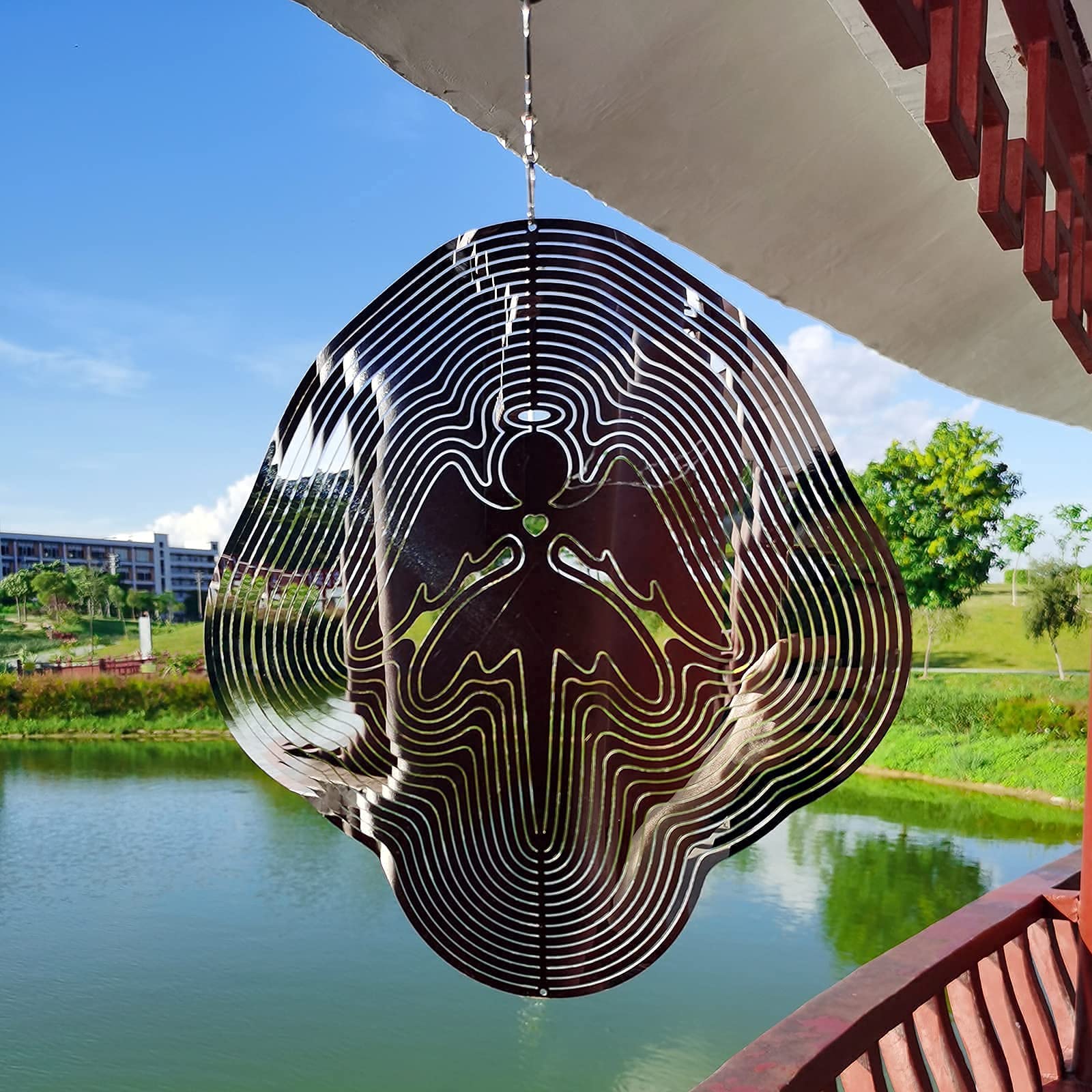 DJUAN Reflective spinner creates light play in breezy yards.