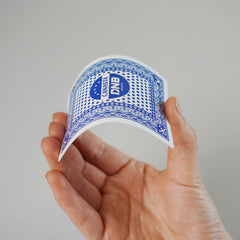 DNB SPORTS standard tournament-size cards for comfortable handling.